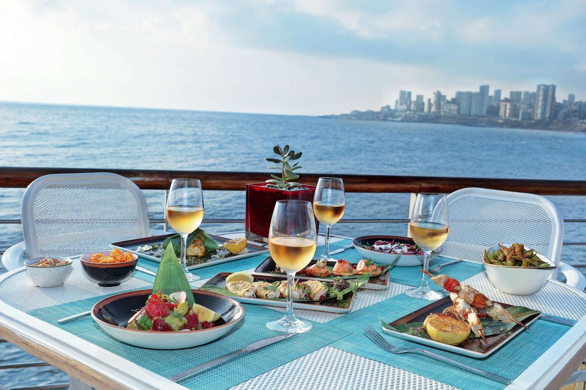 Kempinski Summerland Hotel & Resort Beirut Exterior photo